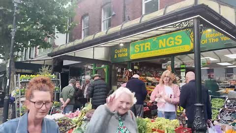 Greengrocer's 'emergency gas leak' turns out to be a the world's smelliest fruit