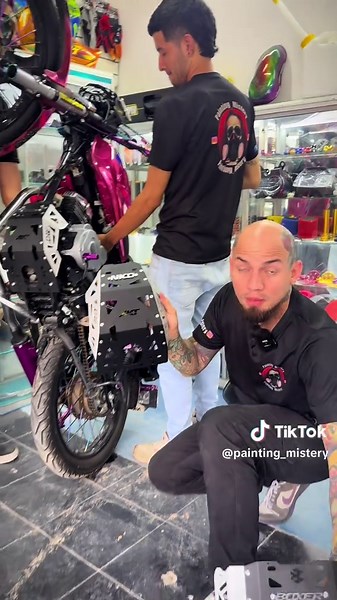 Cúpulas de acero inoxidable de NKD y Boxer