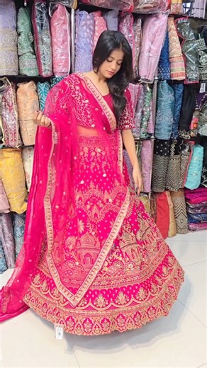 Aarchi vishwakarma ✨ | YT | UGC Creator on Instagram: "🎥✨ **Mini Vlog Time with Aarchi Vishkarma!** ✨🎬 1st shoot – *Hitendra Cloth Store* 👗 2nd shoot – *Kya Unique Cafe & Restaurant* ☕🍴 Ab agle vlog me bataungi ki mujhe dono shoots ka kitna payment mila 💸😉 To follow karna bilkul mat bhoolna — kyunki ye sirf start hai, aage aur bhi interesting vlogs aane wale hain 😍🎥 #AarchiVishkarma #MiniVlog #ShootDay #ContentCreator #KatniVibes #FashionShoot #CafeVlog #BehindTheScenes #VlogLife #ShootM