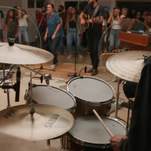 “I will see Your goodness Lord in THE LAND I’M LIVIN’ IN” 🌄 Watch “I Believe” now on YouTube 📺 @jonathanhelser @mphelser #thelandimlivinin | Bethel Music