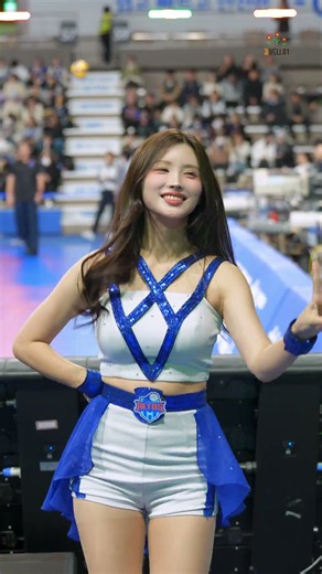 김정원 치어리더 눈웃음에 빠져든다