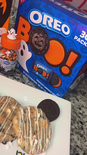 Halloween Edition: Boo Cookies! Easy & fun to do with the family! 👻🎃@Pillsbury @OREO #fyp #sugahdaze #blacktiktok #baking #cookies #cakemix #oreo #halloweenishere #funfetticookies #easyrecipe