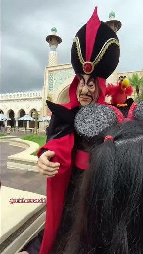 Meet Jafar from Aladdin Movie 🐦‍🔥 #disney #aladdin #jafar #disneysea