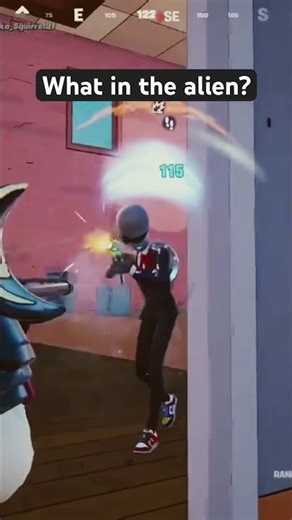 What in the alien? #fortnite #fortniteclips #gaming #funny #fortnitefunny #clutch ￼