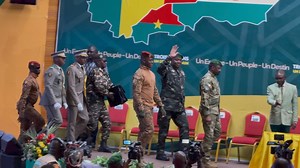 63K views · 4.5K reactions | Sommet AES – 2ᵉ Session : Entrée solennelle des Chefs d’État de l’AES au CICB de Bamako | Bèki Takè | Facebook