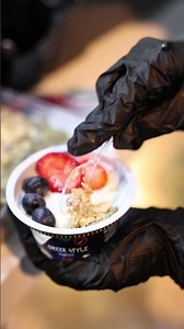 نكهات متنوعة من زبادي مزون اليوناني