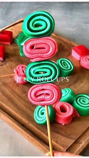Delicious Jelly Roll Ups Recipe with Marshmallows