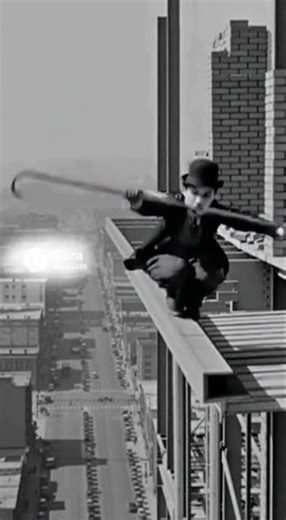 Chaplin Tightrope Beam Bounce! ⚖️ #charliechaplin #comediamuda #silentcomedy #comedy #brazilcomedy