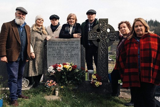 Die Kelly Family: Am Grab ihres toten Vaters kommen die Erinnerungen zurück