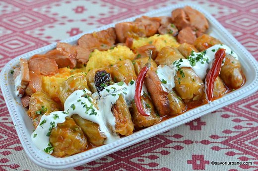 Sarmale tradiționale românești - sărmăluțe în foi de varză acră (murată)   VIDEO