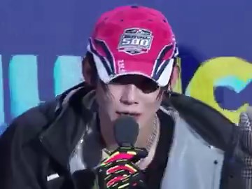 This hits so much harder after hearing what Yeonjun went through on Salon Drip, I'm so glad he has the best support system in TXT and that he overcame all of that extremely unnecessary discourse - yes Yeonjun keep popping your hips and doing your thing we love you 😭💗