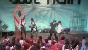 New #Shalamar of 1985 Howard Hewett, Micki Free, Delisa Davis, Flip on Soul Train 🚂 interview with Don Cornelius after performance of their soundtrack hit “Dancing in the Sheets” they were the 4th lineup in the franchise. | Shalamar