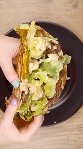 5.3K views · 361 reactions | Uma versão deliciosa de wrap com um sabor de Big Mac, sim é possível e tenho certeza que você vai testar aí na sua casa. Bora aprender! | Cook'n Enjoy | Facebook