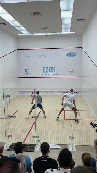 Brutal pace 🥵 A frantic rally between Soliman and ElShorbagy!