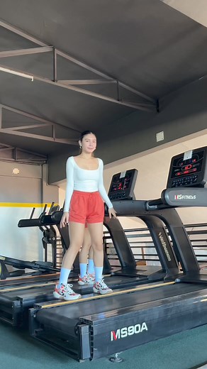 1.9M views · 46K reactions | On treadmill!殺 #dancechallenge #treadmill #dance #goodvibesonly #reels #reelsvideo #reelsviral #reelsfb #reelsfyp #reelsforyou #reelsus #reelsindonesia #viralpost #viralvideo #viralnow #virals #trends #trending #fbreels #fyp #fb | Kitty and Kakai Twins | Facebook