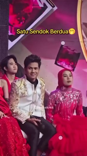Keseruan Makan Berdua di Konser