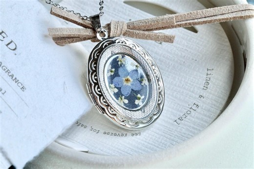 Vintage Forget Me Not Locket Necklace, Pressed Flower Resin Pendant, Antique Style Jewellery - Etsy