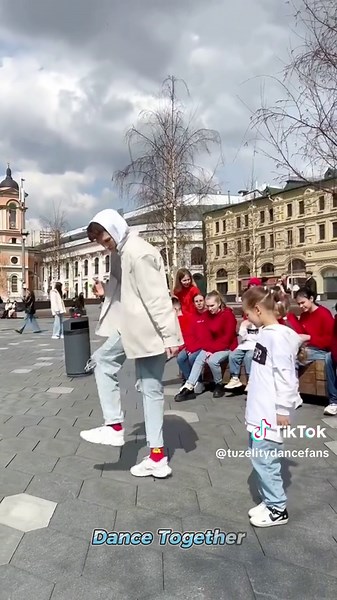 Fun Dance Tutorial with Little Kids | Tuzelity Shuffle