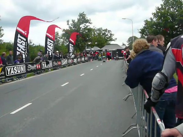 The Drag Race Begins! Who Takes the Win? 🏁🔥