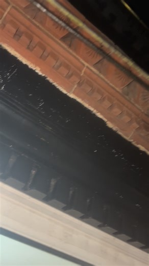 Gutter cleaning carried out last night at the front of a house & the neighbours. Because of how steep the roof was, we couldn’t get up and get any proper before and after pictures. However, here’s a quick video of the process. 﫧識 | E&L Exterior Cleaning | Facebook