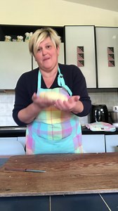279K views · 4.9K reactions | Piccolo tutorial per fare le forme del pane scaniatu ragusano buona Pasquetta!!!!!per l impasto si occorre 2 kg di farina di semola rimacinata mezzo cubetto di lievito di birra un litro di acqua tiepida e 28 gr di sale una volta fatto il pane si fa lievitare x circa 1 oretta e mezza e dopo si inforna a 200 gradi x 25 30 min | Le ricette di Luisa | Facebook