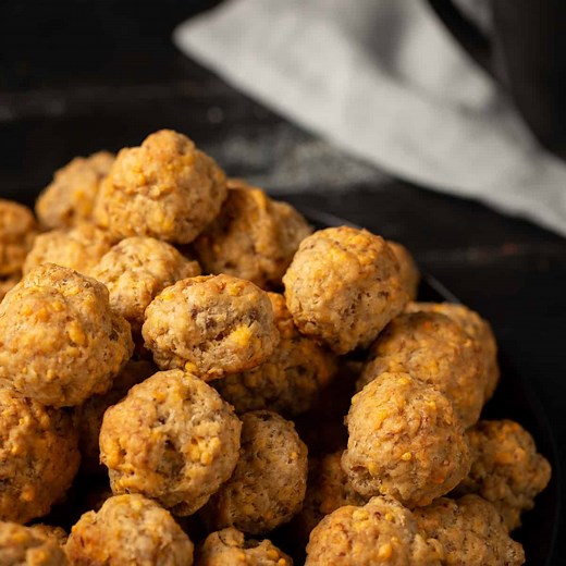 Classic Southern Sausage Balls – Easy, Cheesy Party Favorite