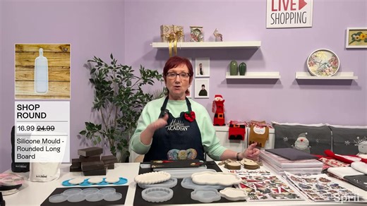 Make your own ornaments, designs and gifts ready for Christmas in this Resin Gifts show! | Highlight Crafts