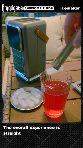 This ice maker can fit almost any desk or space. APWche is a versatile, compact personal temperature control device designed to rapidly create ice, chill beverages without dilution, and keep drinks warm on the go. Marketed as a "Personal Ice & Temp Master," this portable gadget offers quiet, easy-to-use operation for both heating and cooling needs, ensuring your beverages remain at the perfect temperature whether you require a quick freeze in minutes or sustained warmth. With its premium constru