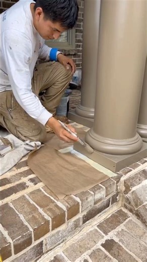 🏛️🎨 Repainting Round Smooth Columns In Front Of House #exteriorpainting #exteriorpaint