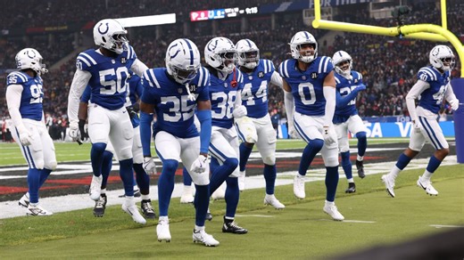 Week 10 NFL highlights: Mack sacks Rodgers for safety; Seahawks DE Lawrence scores two TDs