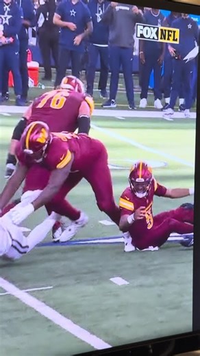 Jayden Daniels injured #nfl #washingtoncommanders #jaydendaniels