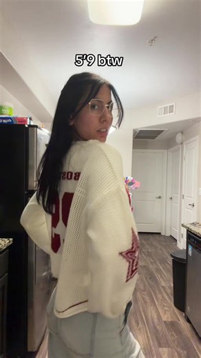 Practicing my model walk pt. 2 #model#modelwalk#tallgirl | Model Walk