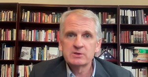 Historian depicts the fall of Democracy in U.S., through tainted elections