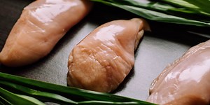 Dr. Pimple Popper Just Ripped A Raw Chicken Breast Out Of Her Patient's Back