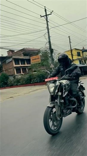 On the way to Manning, the road gifted us views that made us stop and stare 😍🏔️🛣️ #ManangDiaries