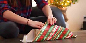 She Shows Us Some Incredible Gift Wrapping Tips I'll Bet You Didn't Know About!