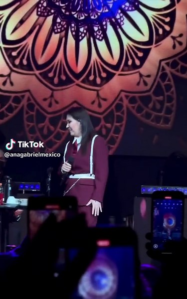 Ana Gabriel en Vivo desde el Bellco Theatre en Denver Colorado