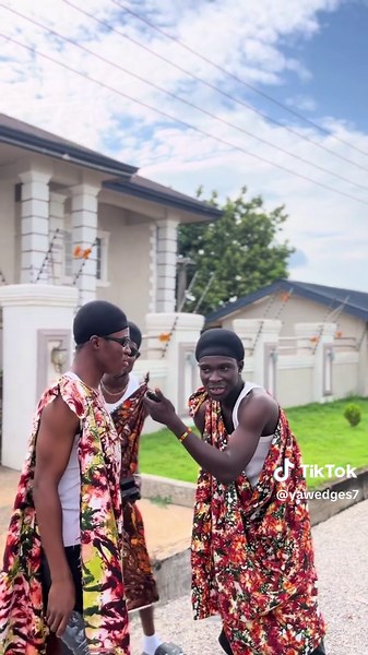 Replying to @bra.alex5577 😂😂Disclaimer:This app does not support violence ❗️Nobody was hurt in the cause of making this video 🤍#foryoupage❤️❤️ #uktiktok #viral #Nigeriatiktok @SCOTT_Promote🖤🇬🇭