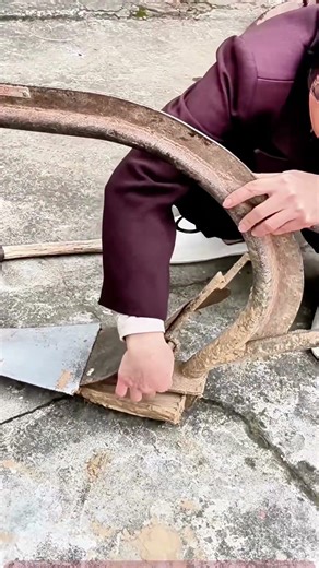 New Life for Old Farm Tools Detailed Steps of Hand - repairing a Sickle