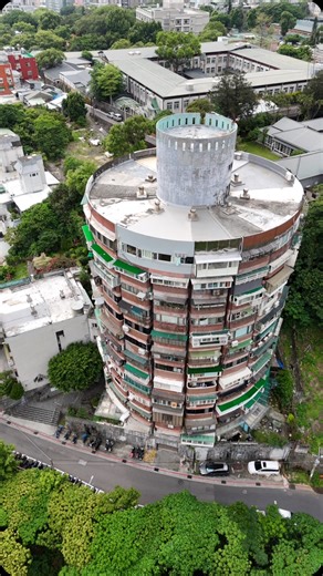 170 reactions · 8 comments | View of the Lingxiao Building 凌霄大樓 in Beitou near Thermal Valley, which means due to high humidity and corrosion it has many problems especially with electricity and the elevator. Check out our blog on Thermal Valley here: taiwantravelblog.com/thermal-valley/ | Foreigners in Taiwan 外國人在台灣 | Facebook