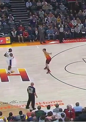 LeBron James Travel but the Referees Don’t Call It