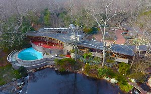 Architecture: Tour Of Frank Lloyd Wright Home ‘Tirranna’ In Connecticut