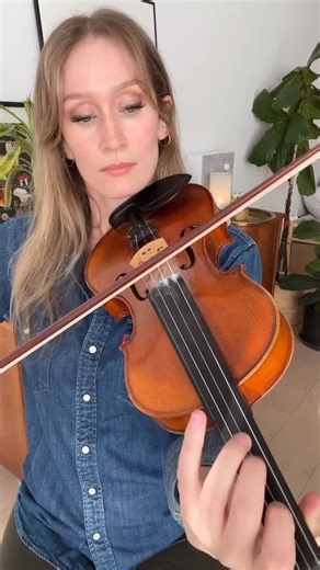 Olivia Barrett on Instagram: "Here lookit, if I hear a tune I like I will come after it and make it far more complicated than it ever needed to be so we’re getting a bit orchestral at the end here and that’s why. Take it up with my boss! 🎷 . . . . . . . . #fiddle #irishmusic #celticmusic #fiddler #irishfiddle #folkmusic #violin"