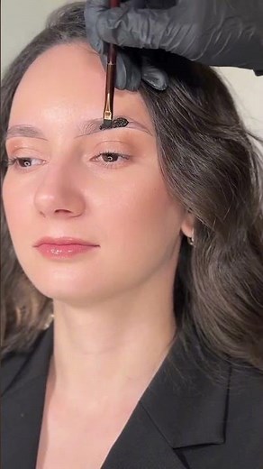 Long-Lasting, Skin-Friendly Brow & Lash Tint for Professionals