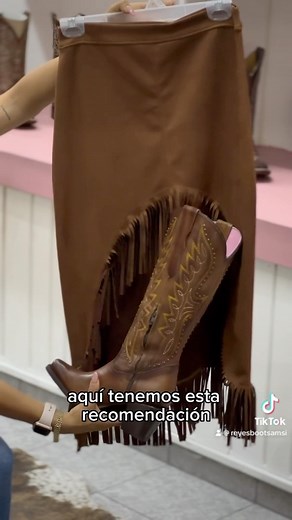 8K views · 2.3K reactions | TIPS PARA LAS CHICAS勺 #tips #vaqueras #vaqueros #parati #love #moda #fyp #reels #cow #cows #cowgirls #girls #fashion #viral | Reyes Boots | Facebook