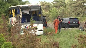 Survivors of Hwy. 401 bus crash that killed 3 Chinese tourists file $500M lawsuit | Globalnews.ca