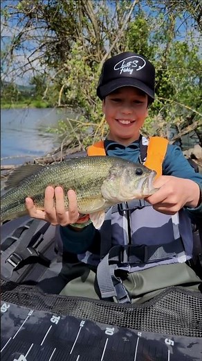 Initiation Float tube en individuel chez L et S Fishing. Prêt de tout le matériel 🎣🎣 N'hésitez pas