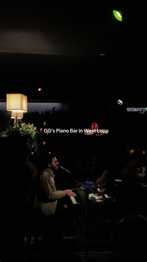 Experience the Vibes at GG’s Piano Bar in Chicago