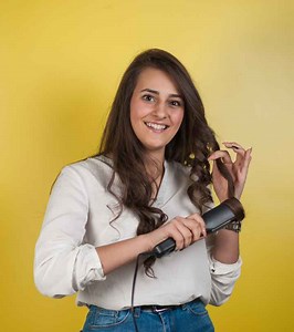 How To Curl Your Hair With A Flat Iron: 5 Quick, Easy Steps