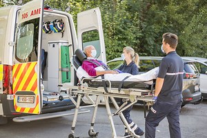 Devenir ambulancier.e volontaire pour le transport non-urgent